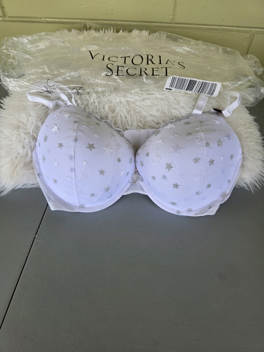 PINK Victoria's Secret White Push-Up Bra with Silver Star Embroidery